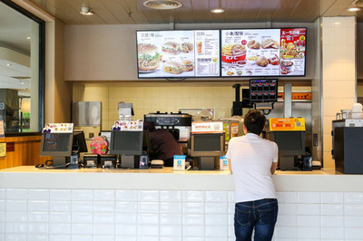 肯德基 快餐服務典范的演變與挑戰